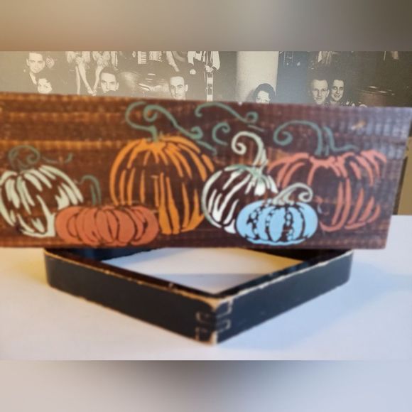 Rustic Pumpkins painted on reclaimed wood - Picture 9 of 16